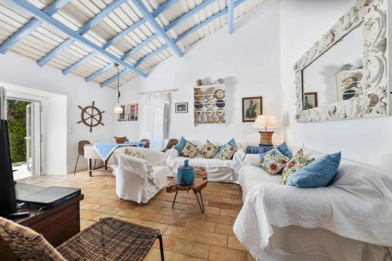 Sandy Bay Cottage
