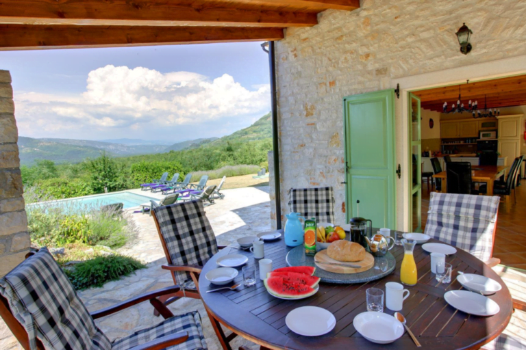 Villa Scarlett