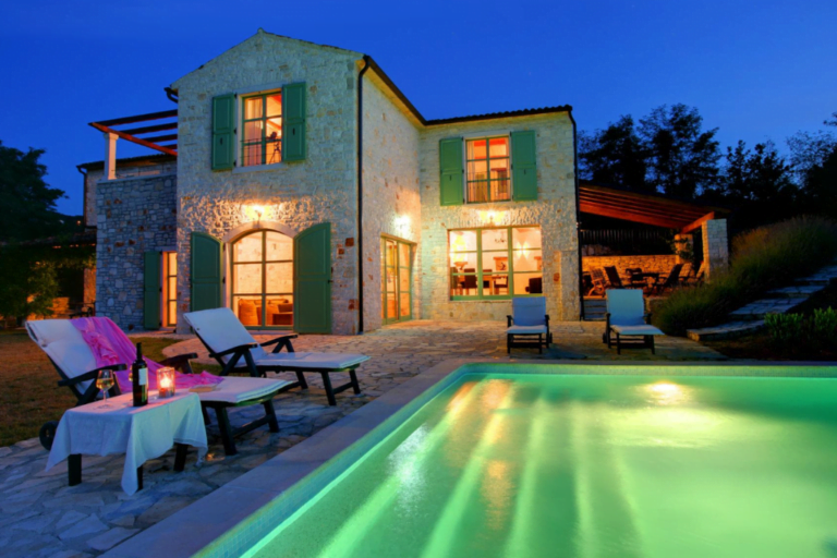 Villa Scarlett