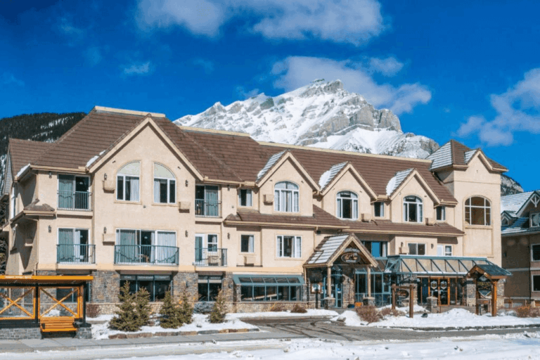 Irwin's Mountain Inn - Banff